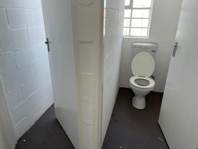 To Let Commercial Property for Rent in Maitland Western Cape